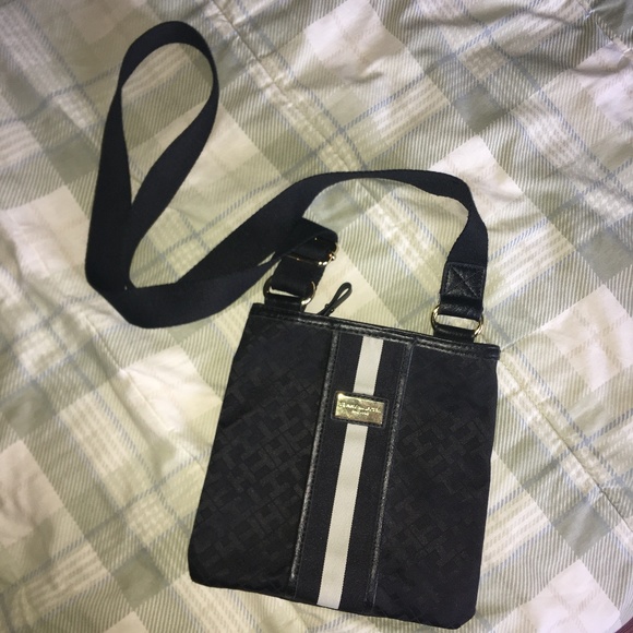 Tommy Hilfiger Handbags - TOMMY HILFIGER | Crossbody Bag